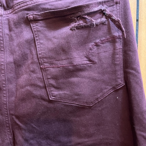 Plus size distressed stretched jeans. - Picture 6 of 6